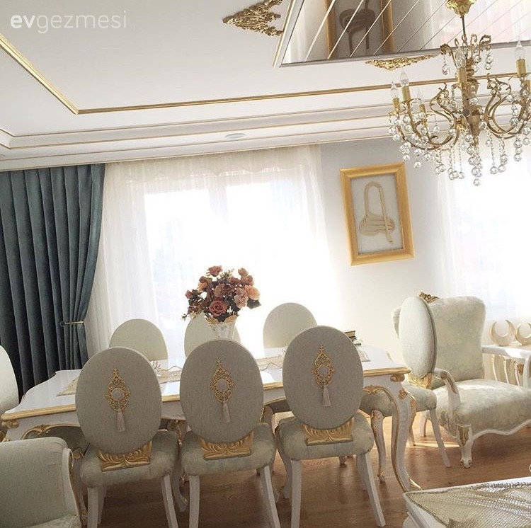 Altın, Avize, Ayna, Duvar dekorasyonu, Fon perde, Mavi, Salon, Tablo, Yemek Odası, Perde, Aydınlatma