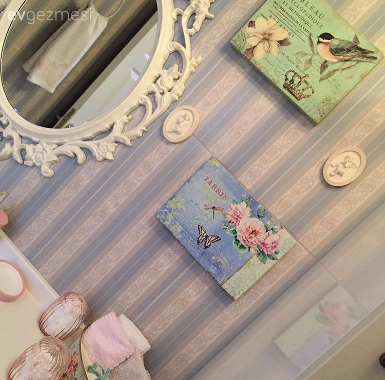 Banyo, Duvar dekorasyonu, Duvar kağıdı