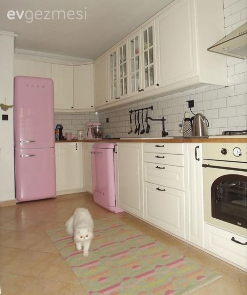 Berrak hanımın country (kır evi) stil tatlı mutfağı..