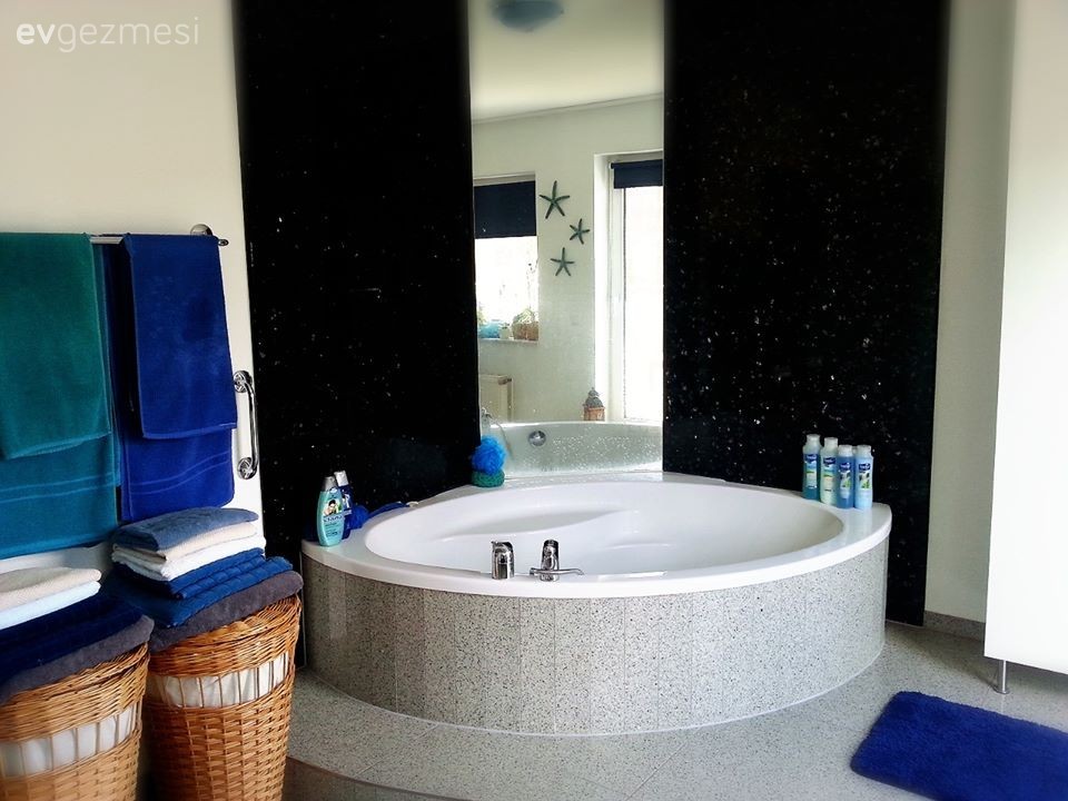 Gökçe Hanım'ın akdeniz esintileriyle dolu evinde mavinin 50 tonu