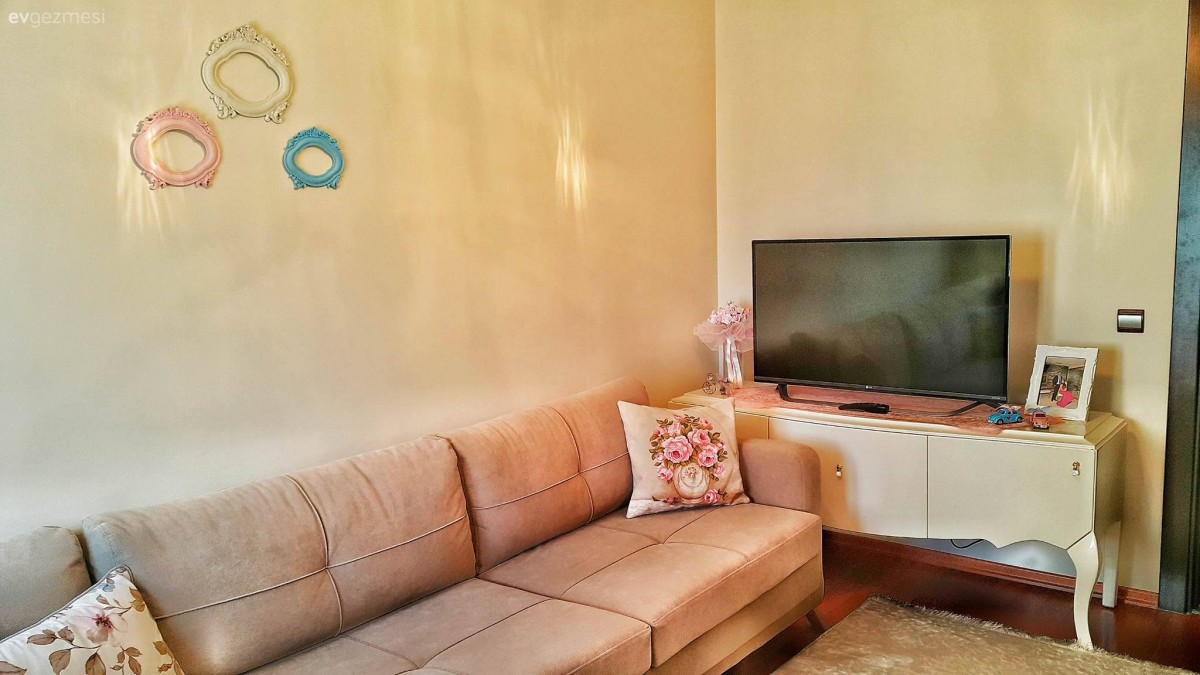 Krem, Oturma Odası, Tv ünitesi