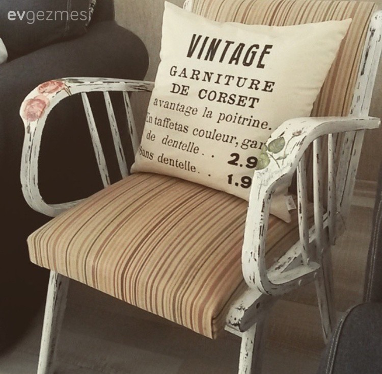 Ayça hanımın her detayı nostalji kokan, el emeği dolu evi..