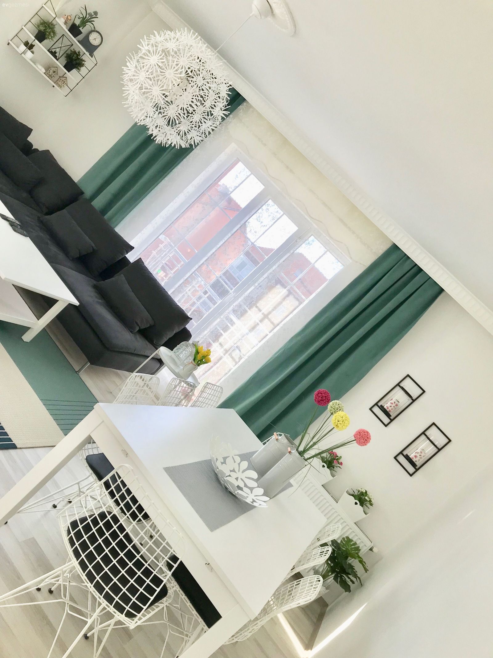 Bu Modern Stil Evin Mutlu ve Dinlendirici Bir Hissi Var