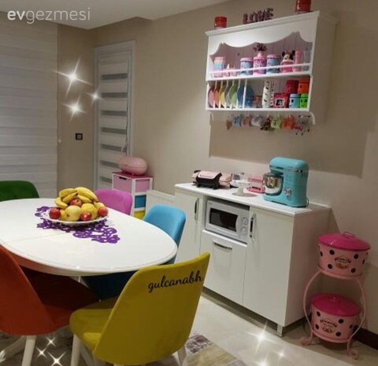 Neşeli ve ferah bir alan: Gülcan hanımın mutfak dekoru..