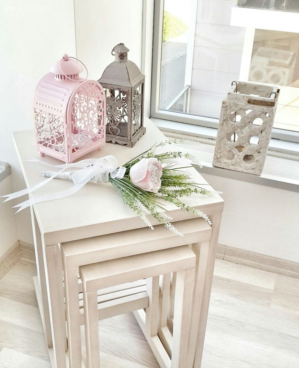 Cansu hanımın pastel tonlarda zarif evi..