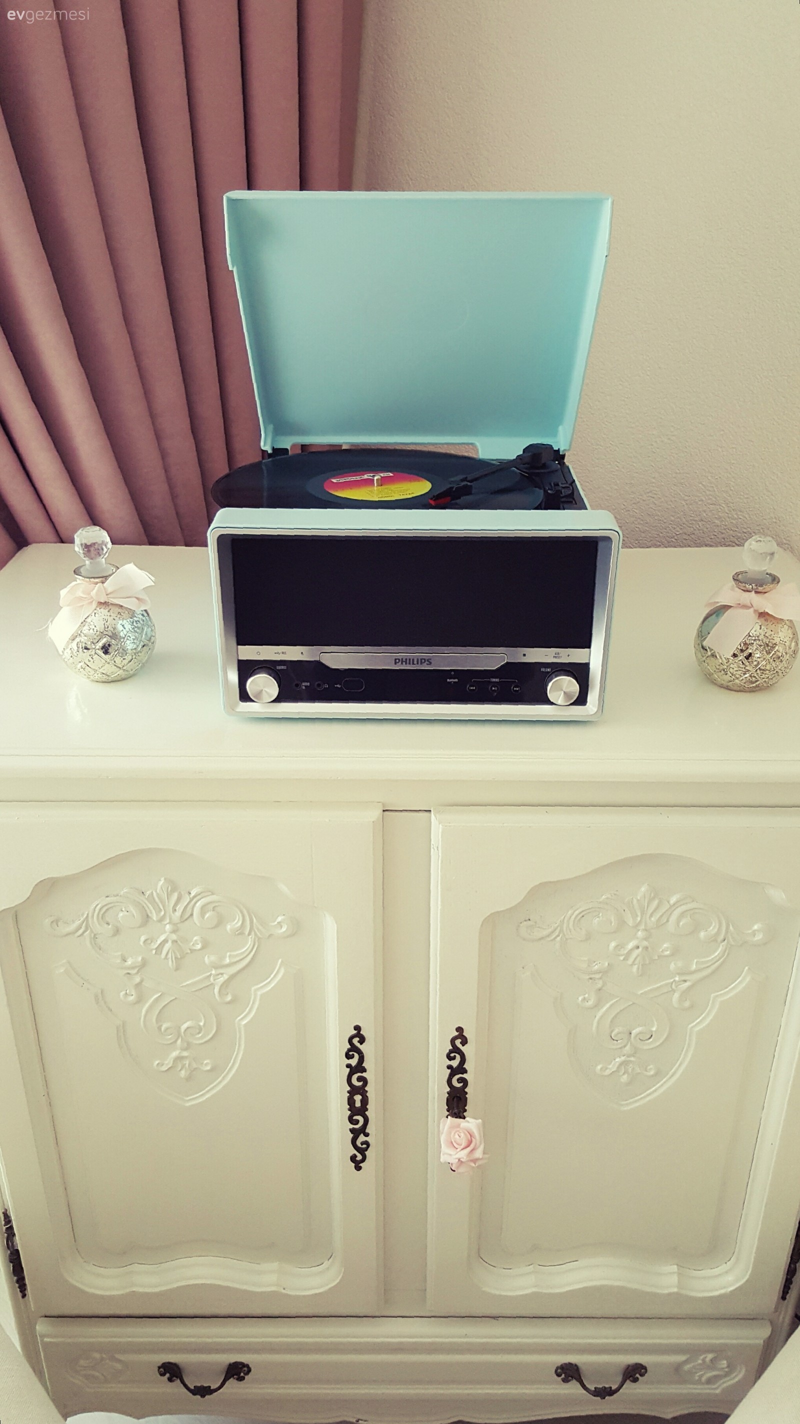 Büşra hanımın nostaljik esintili evinden yeni kareler..