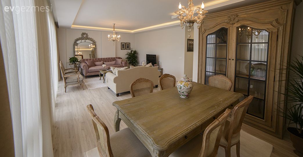 Doğal ve şık bir tasarım. Semt Kocaeli projesinin örnek dairesi..