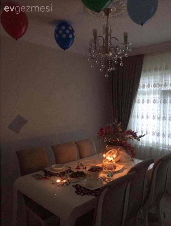 Duygu hanımın nötr renklerin hakimiyetinde konforlu ve dingin evi..