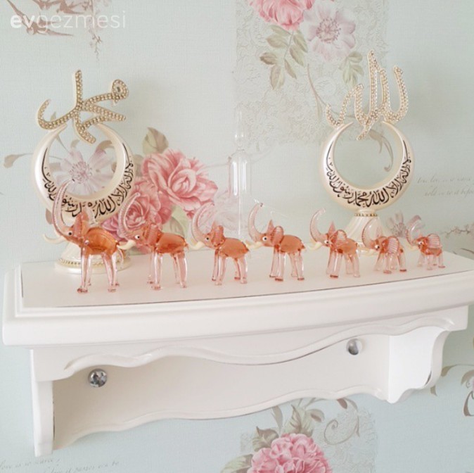 Beyhan hanımın pastel pembe, mavi ve yeşillerle country stil evi.