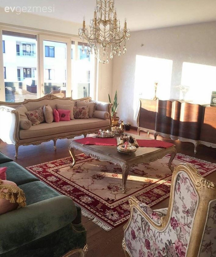 Derya Hanım'ın Klasik Stilin Hakimiyetinde Göz Alıcı Dekoru