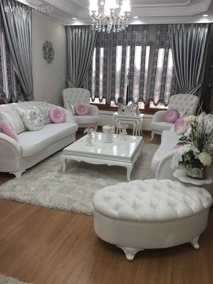 Beyaz, Gri, Halı, Orta sehpa, Pembe, Perde, Puf, Salon