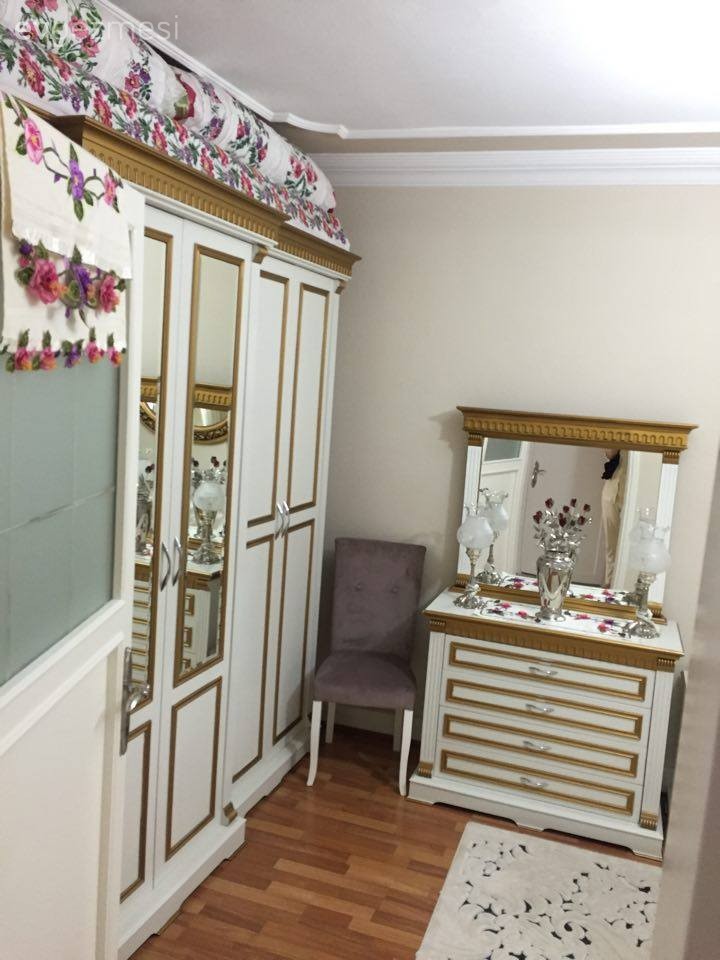 Altın, Mobilya boyama, Yatak Odası