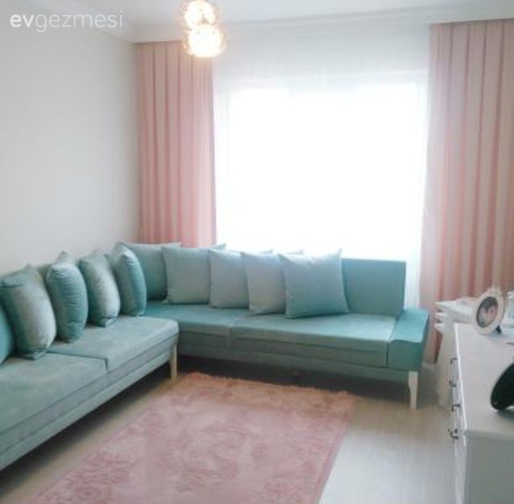 Halı, Köşe koltuk, Mavi, Oturma Odası, Pembe, Perde