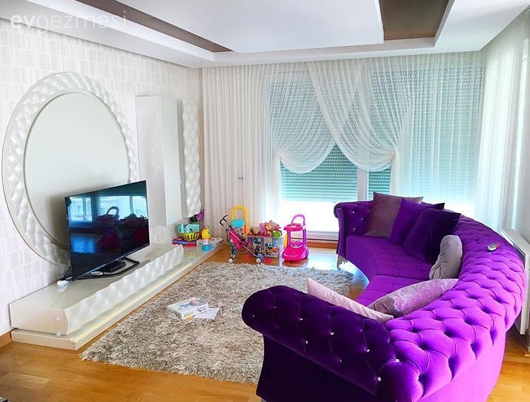 Göz alıcı renkler, özgün ve klasik mobilyalar: Meltem hanımın salonu..