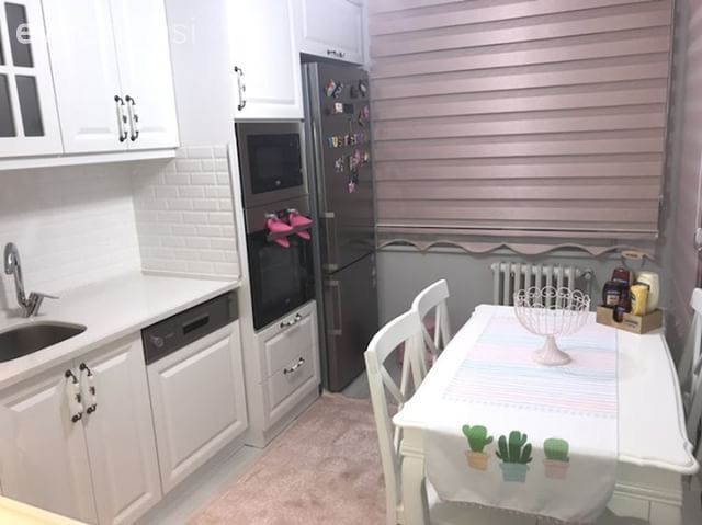 Beyaza neşe katan detaylar. İrem hanımın mutfağı..