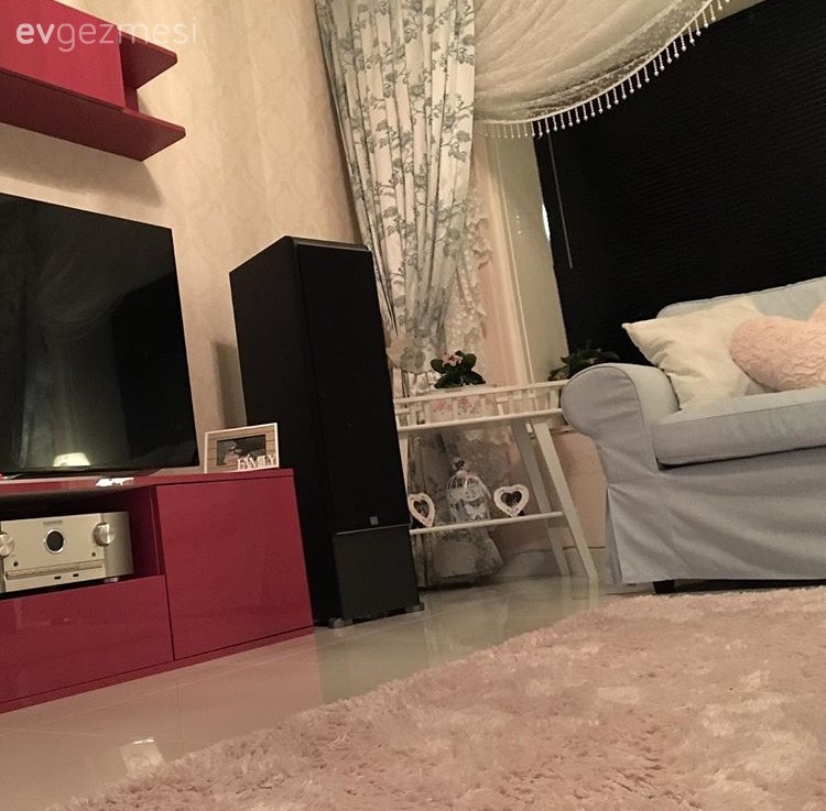 Mavi, Salon, Tv ünitesi