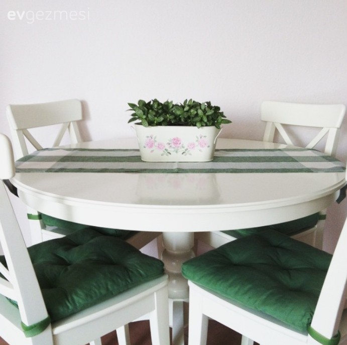 Ebru Hanım'ın her köşesi güzel değerlendirilmiş iç açıcı evi..