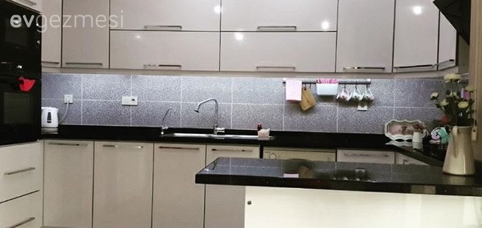 Semra hanımın 12 ve 40 yıllık koltuklardan yenilediği harika takımı..