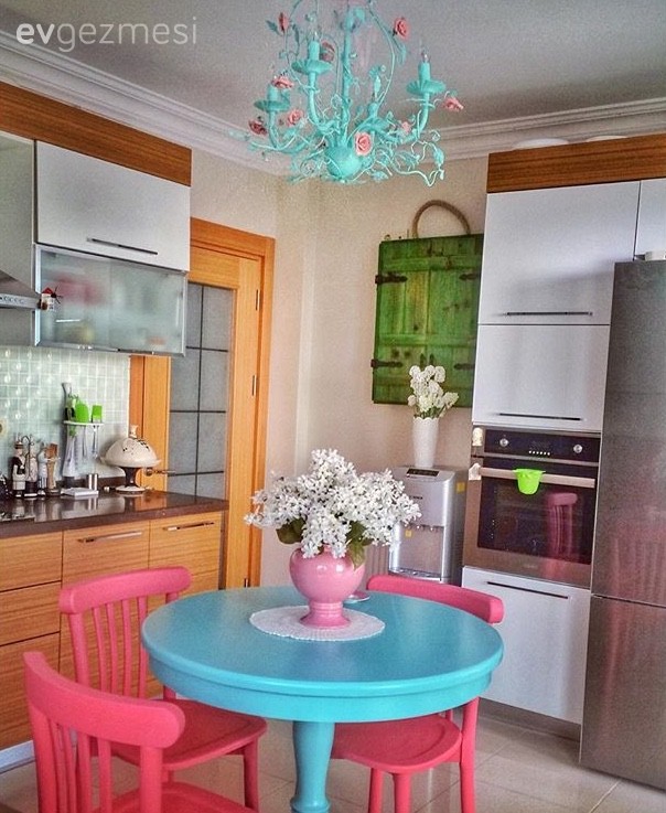 Avize, Aydınlatma, Mavi, Mutfak, Mutfak masası, Pembe