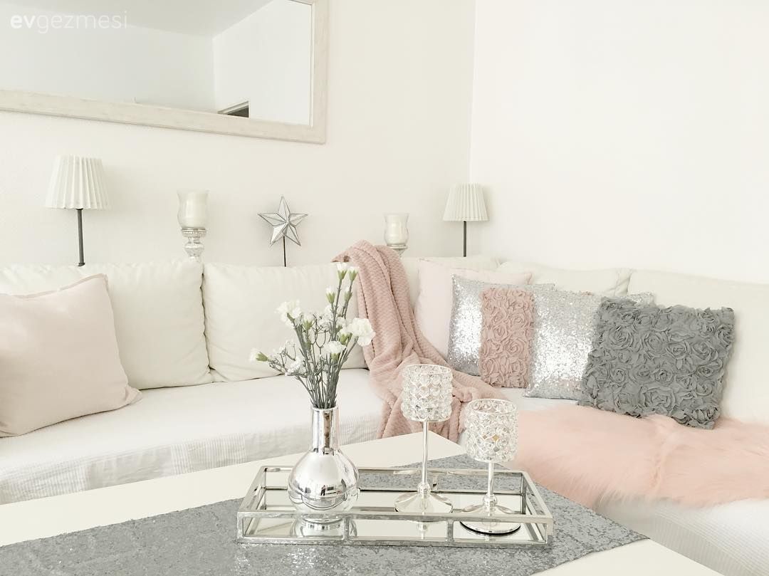 Dekoratif objelerle sürekli değişen bir tasarım. Sevilay hanımdan harika fikirler..