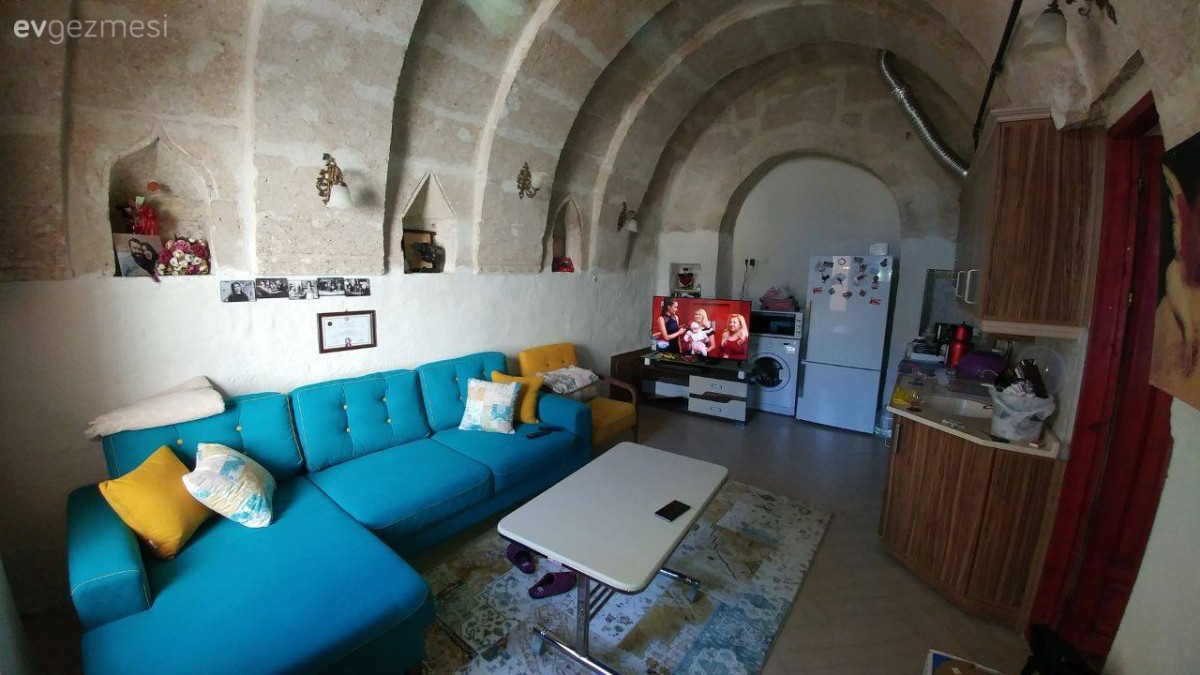 Taş evde rengarenk bir dekor. Büşra hanımın evinden..