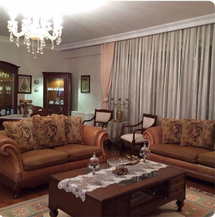 Çiğdem hanımın kahverengi tonlarında şık ve sıcak evi..