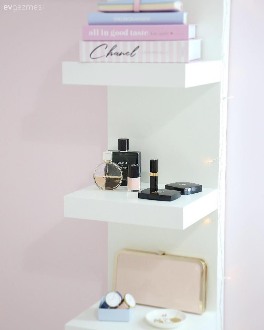 Kitaplık, Yatak Odası, Pembe duvar