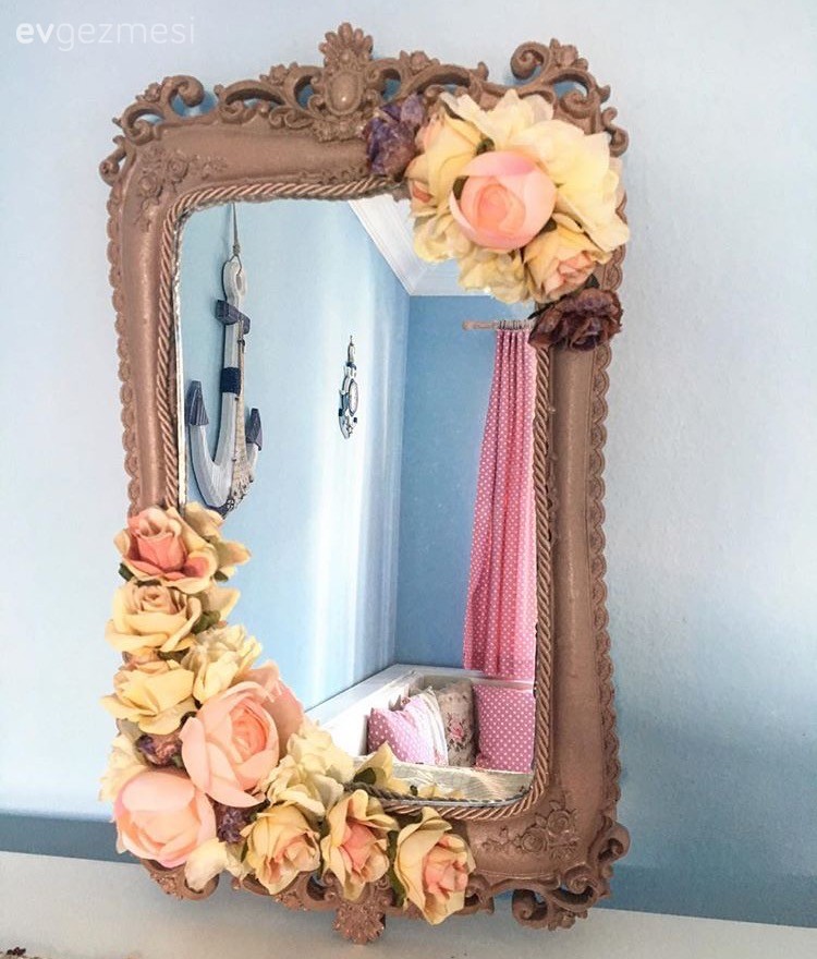 Rustik stilden etkilenilmiş, sıradanlıktan uzak, renkli bir ev..