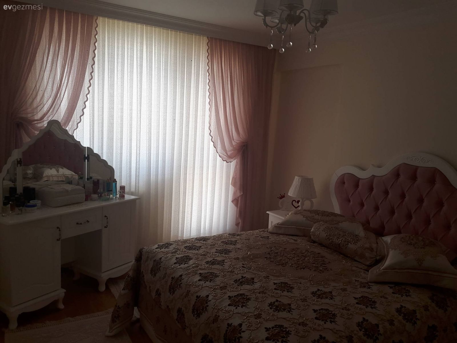 Yatak Odası, Yatak örtüsü, Pembe, Perde