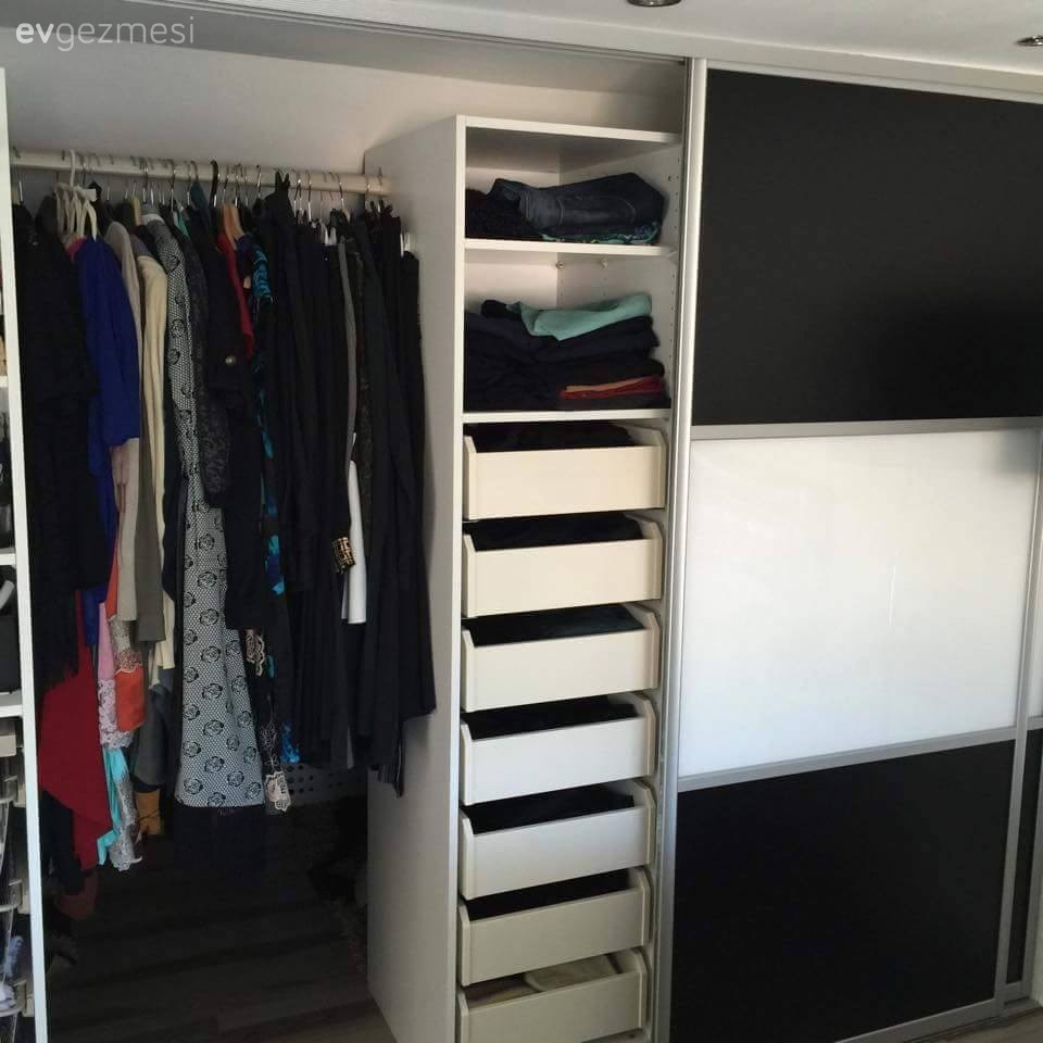 Sezen Hanım'ın mavi ve siyah ağırlıklı karakterli evi