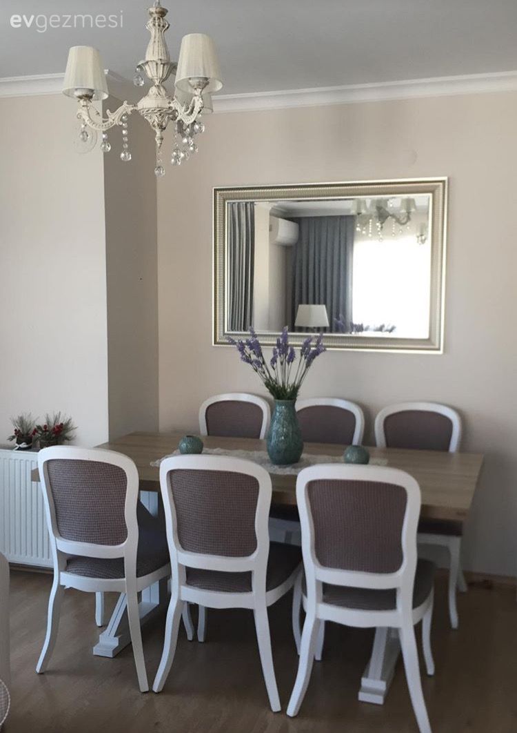 Dışarıdan seyretmelik değil, içinde keyifle yaşamalık bir salon. Serpil hanımın salonu..