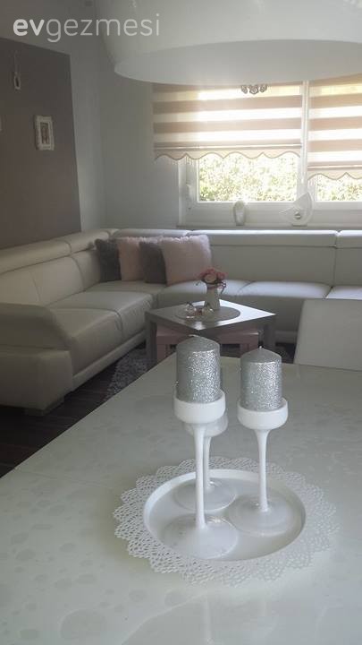 Meryem hanımın gri ve beyaz uyumunda aydınlık ve şık evi..