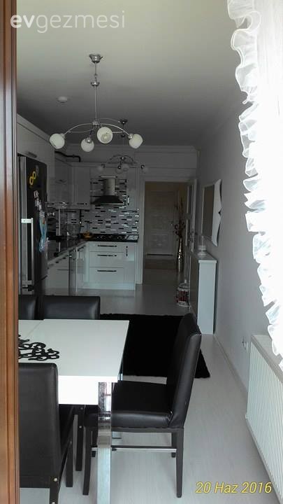 Beyaz mutfak, Halı, Modern mutfak, Mutfak, Siyah- Beyaz