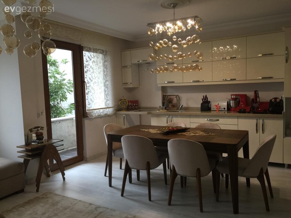 Gamze hanımın her detayı ile ilgilendiği konforlu ve sofistike evi.