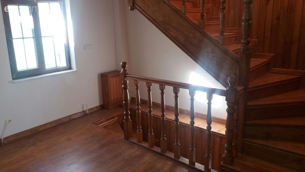 Özlem hanım ve eşinin emekleri ile restore ettikleri aile yadigarı evleri..