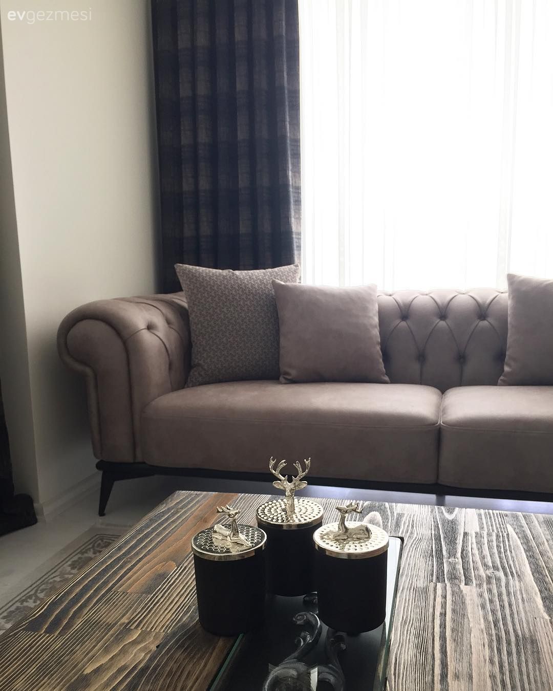 Salon, Krem, Fon perde, Sehpa üstü aksesuarı