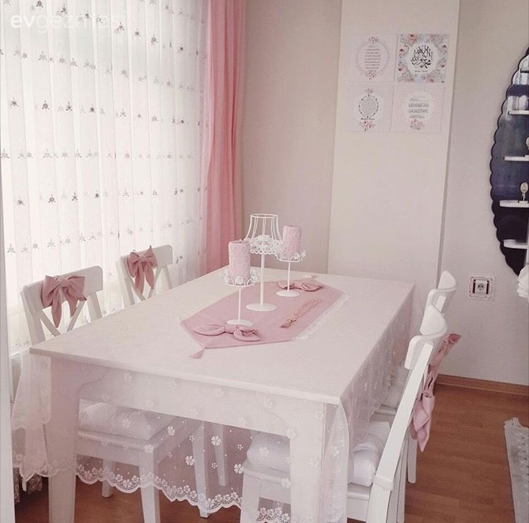 Gamze hanımın bahar tadında cıvıl cıvıl evi..