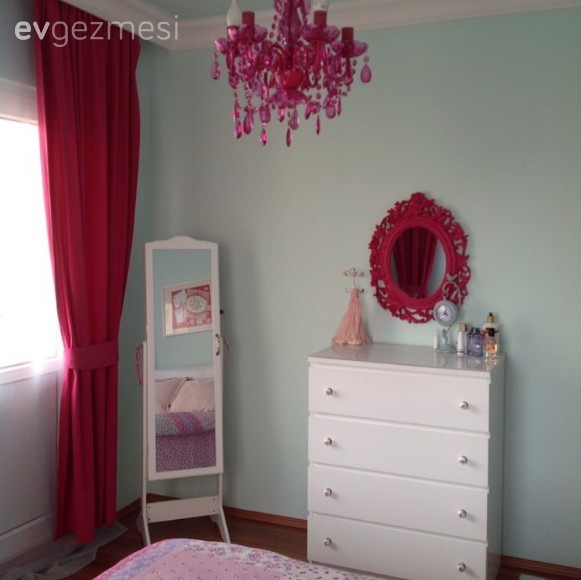 Aydınlatma, Ayna, Beyaz, Nar çiçeği, Pembe, Yatak Odası, Yeşil