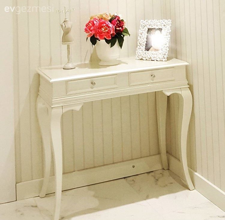 Klasik stilin hakim olduğu, göz alıcı ve konforlu bir ev..