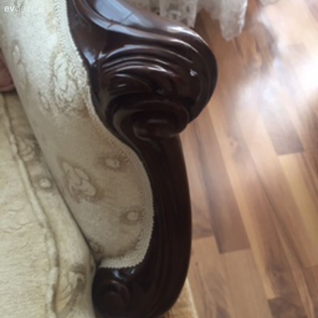 Eski Berjer Nihal Hanımın Ellerinde Yeni Bir Hayat Bulmuş