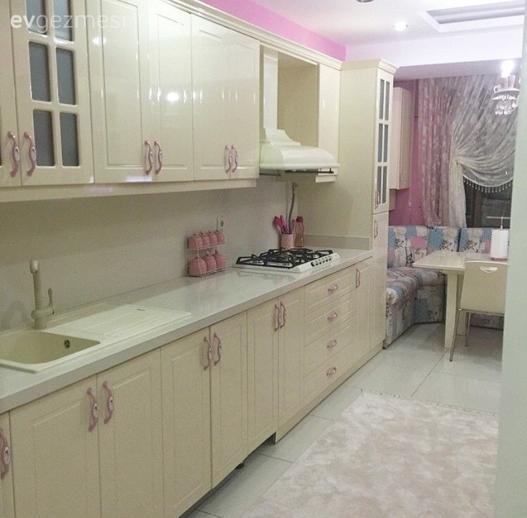 Zelal hanımın şeker gibi mutfağı..