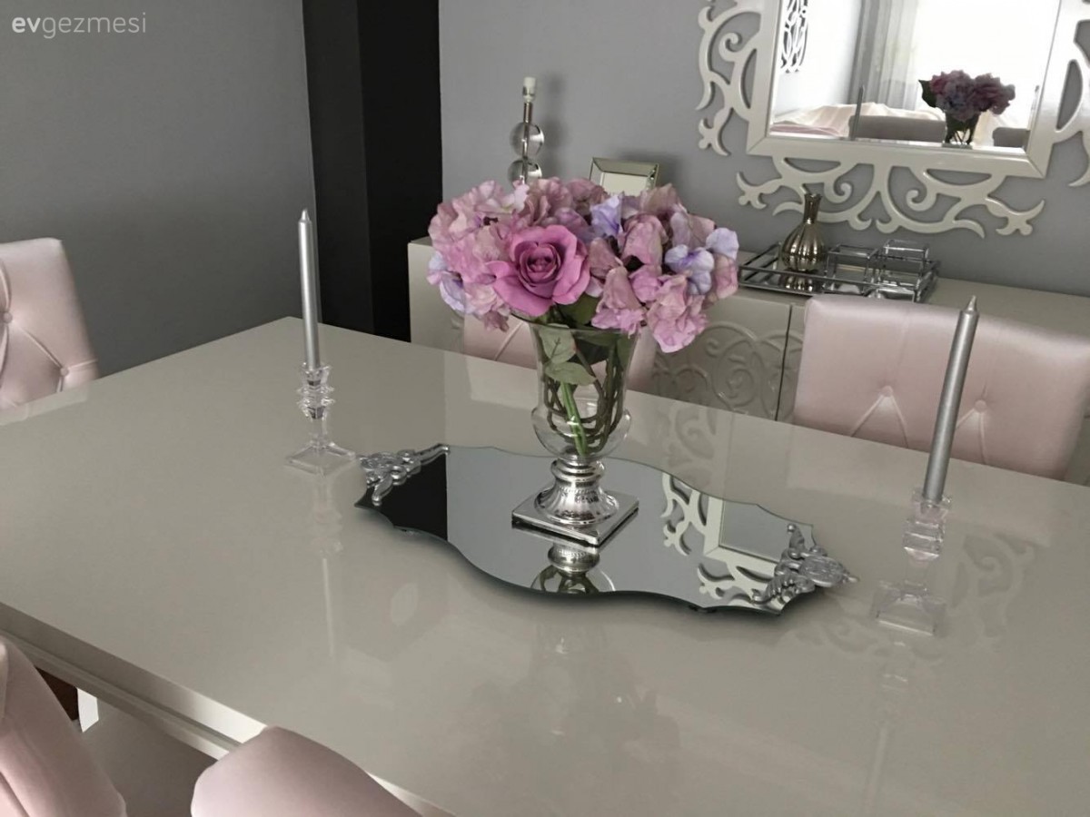 Klasik stilde salonda yumuşak tonlar.. Havva hanımın zarif dekoru..