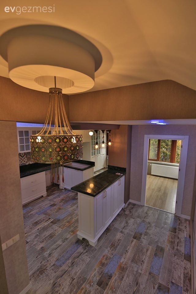 Avize, Beyaz mutfak, Mutfak, Tezgah arası seramik, Aydınlatma