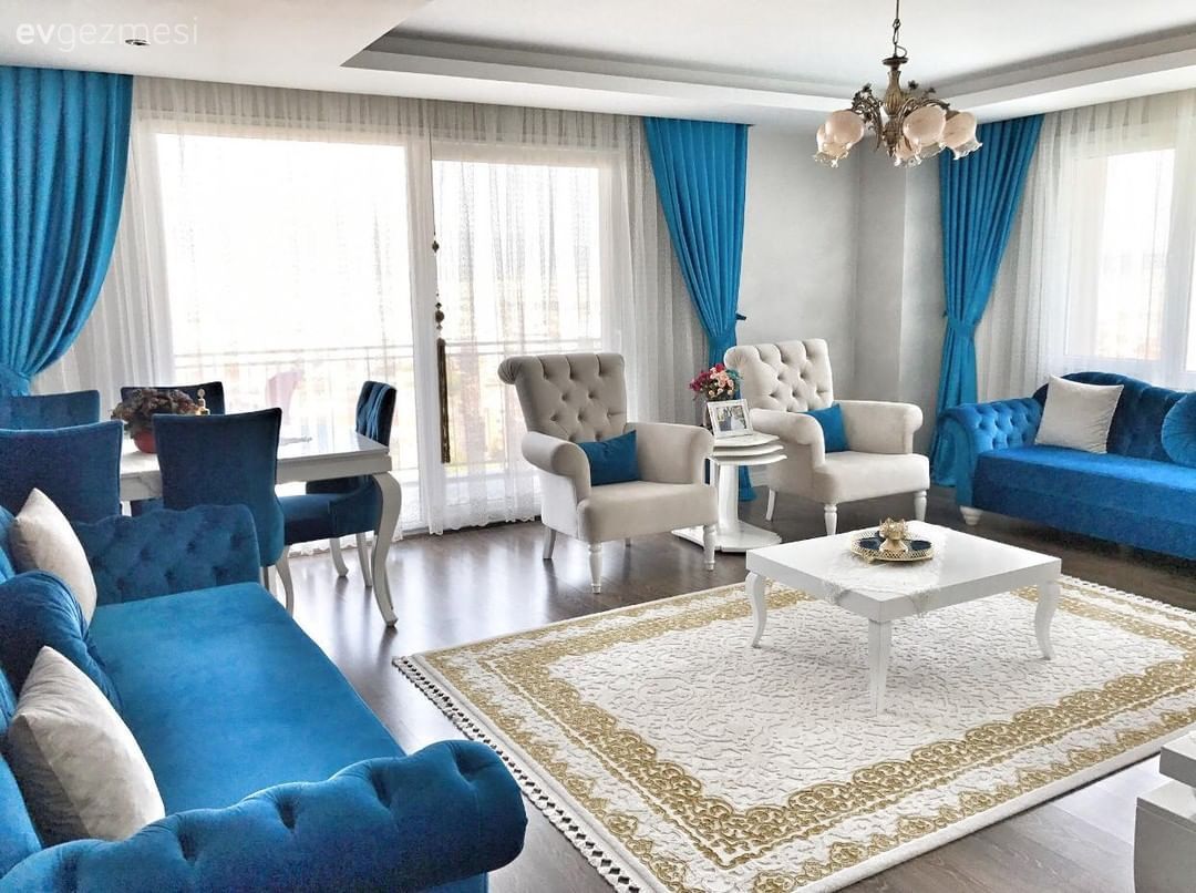 Bu İzmir Evinde Sadelik Klasik Dokunuşlarla Taçlanıyor