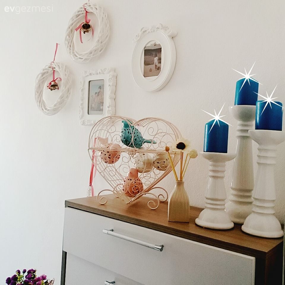 Medine hanımın maviye, sıcak dokunuşlar kattığı enerjik evi..