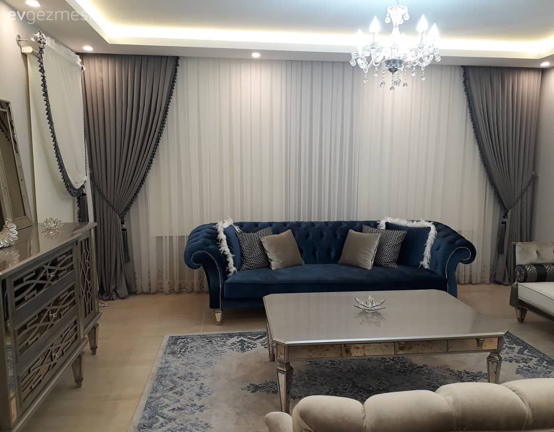 Salon, Orta sehpa, Fon perde, Perde, Avize, Taşlı avize, Spot aydınlatma, Asma tavan