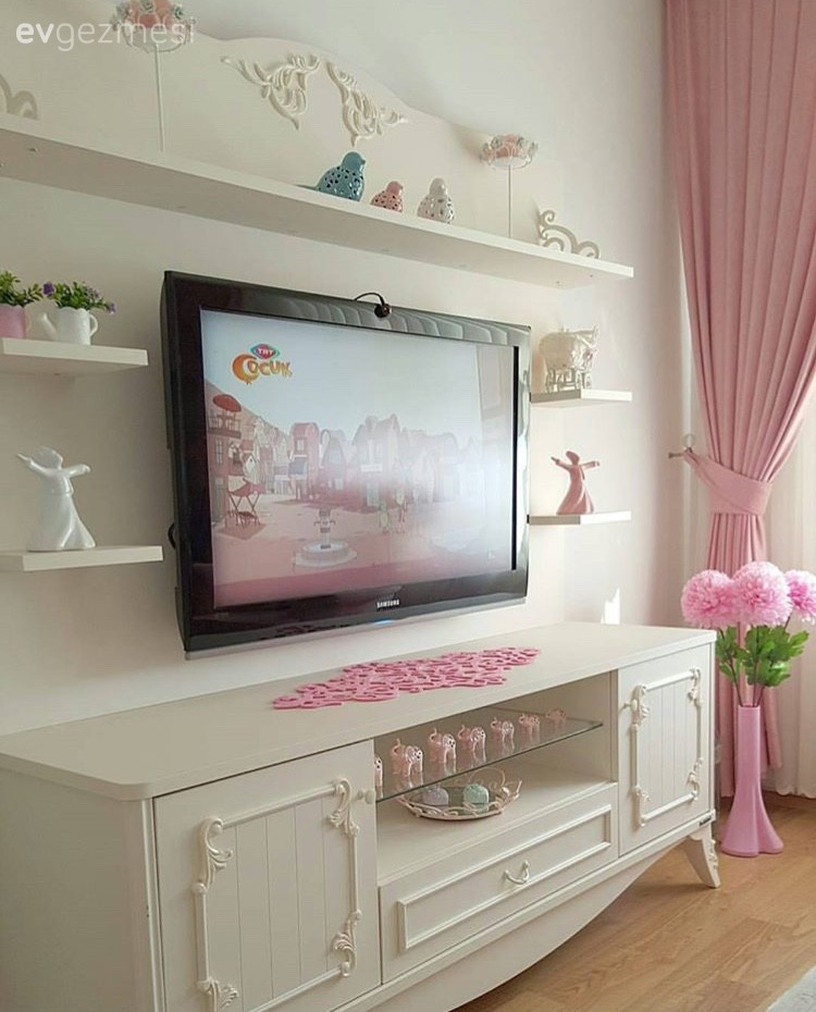 Oturma Odası, Pembe, Tv ünitesi