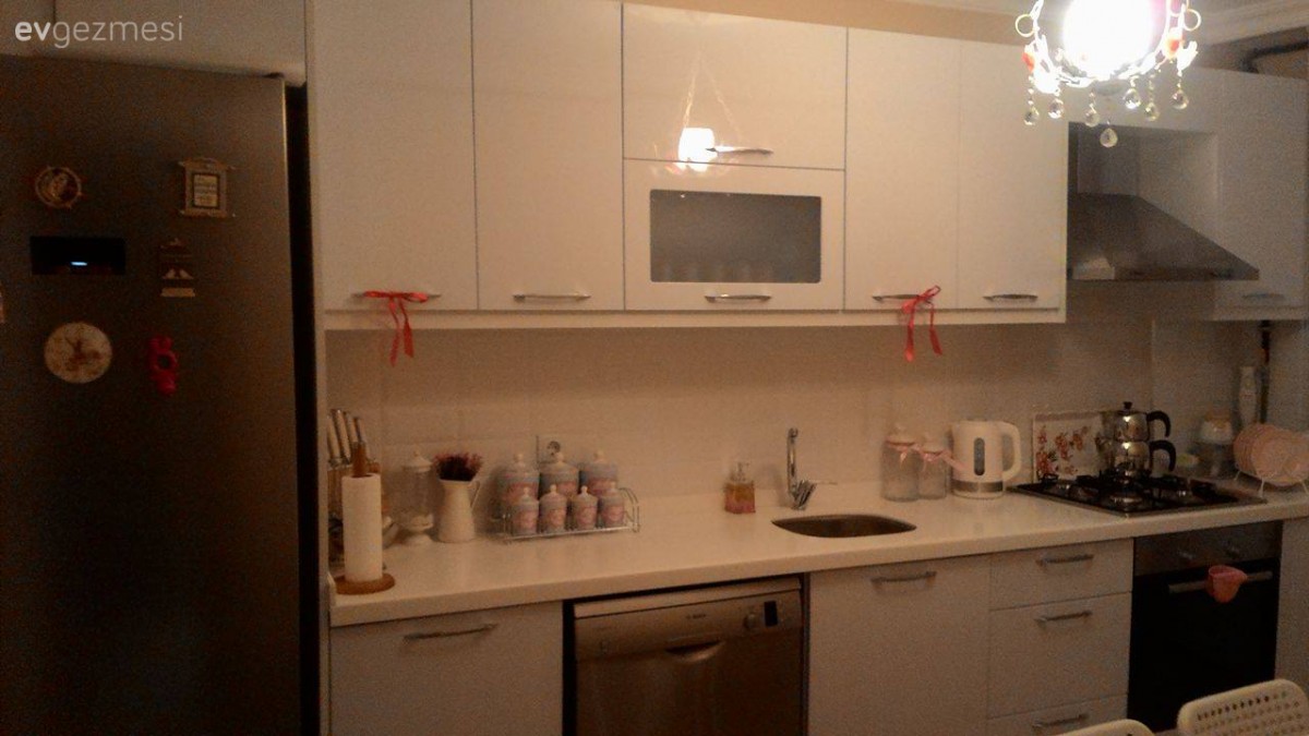 Özlem hanımın modern çizgide, sade ve dingin evi..