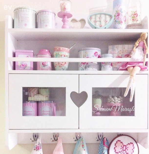 Şebnem Hanım pespembe masal evi