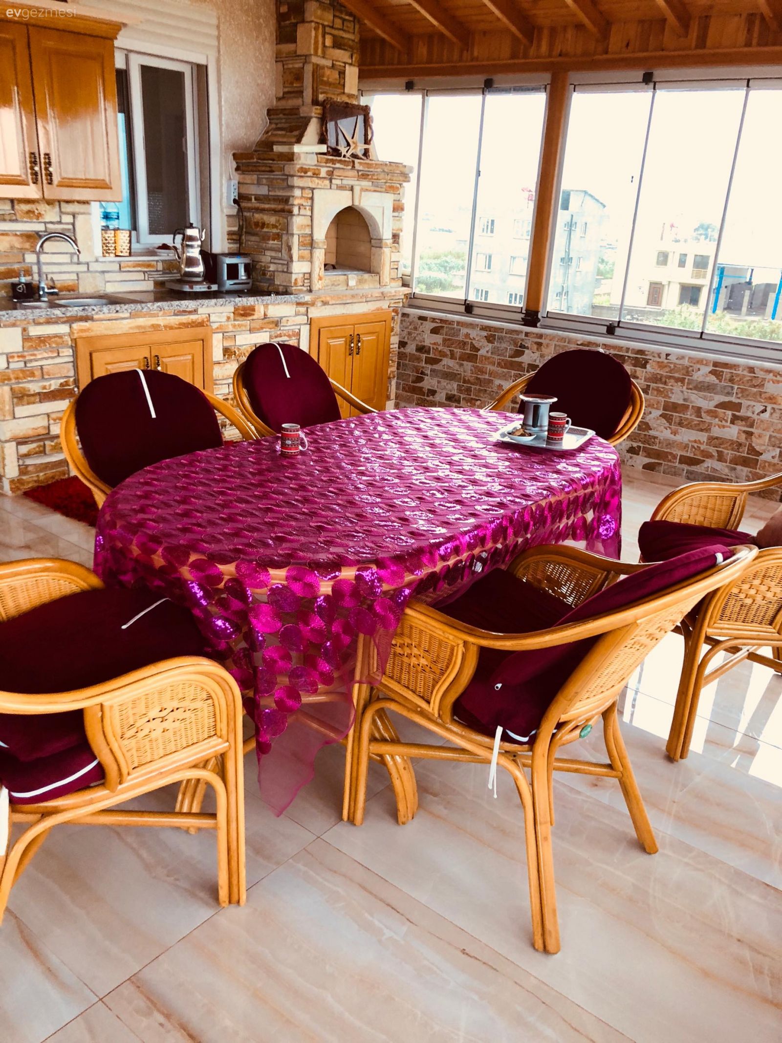 Şömine, Manzaralı evler, Teras, Mini mutfak, Taş duvar